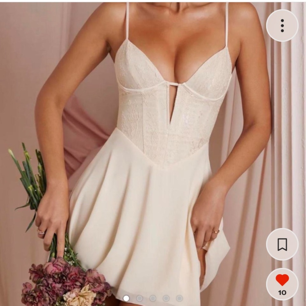 ✨ Plunge Neck Lace Corset Mini Dress in Ivory - Elodie Dress ✨
💗 Oh Polly